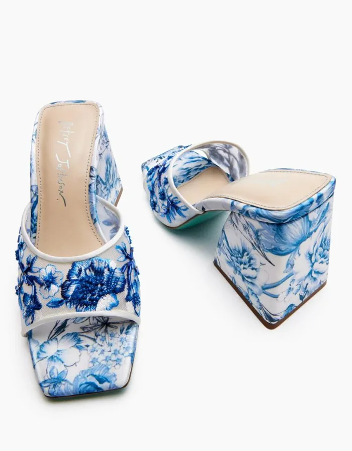 Betsey Johnson Women ROO BLUE FLORAL