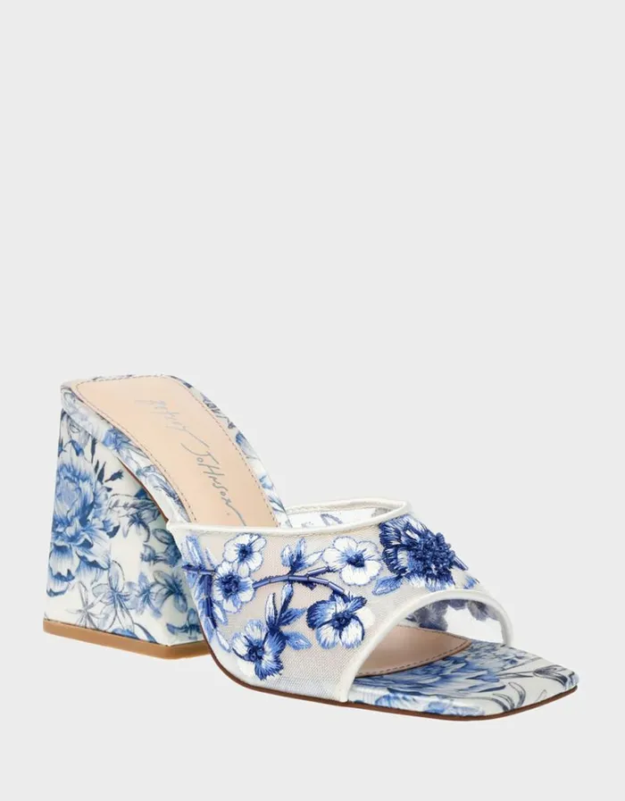 Betsey Johnson Women ROO BLUE FLORAL