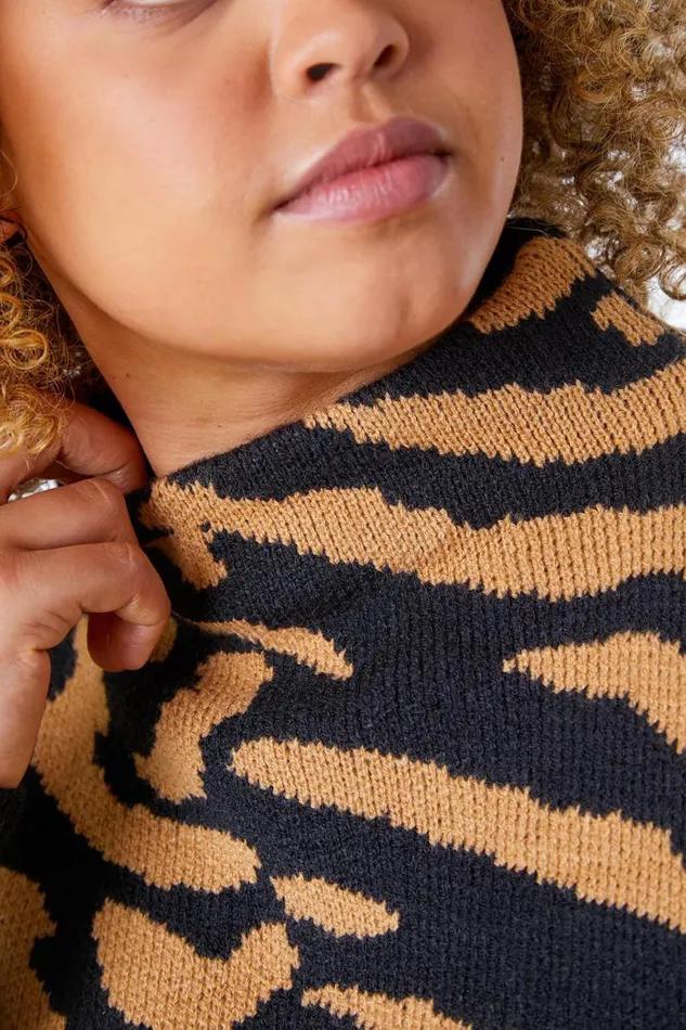 Black Curve Animal Print High Neck Jumper Women Roman Knitwear