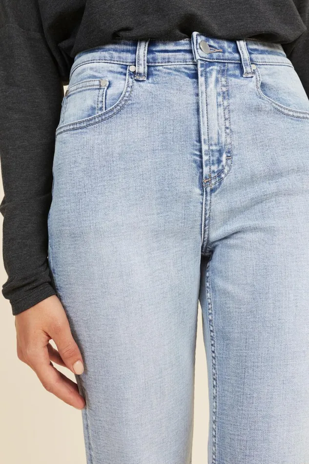 Denim Woman Seed Heritage Core Straight Leg Jean Light Sky Denim
