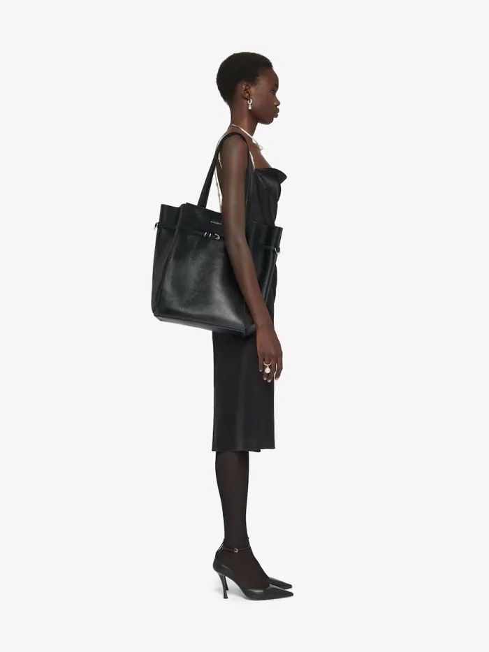 Medium Voyou Tote Bag In Leather Black Women Givenchy Shoulder Bags
