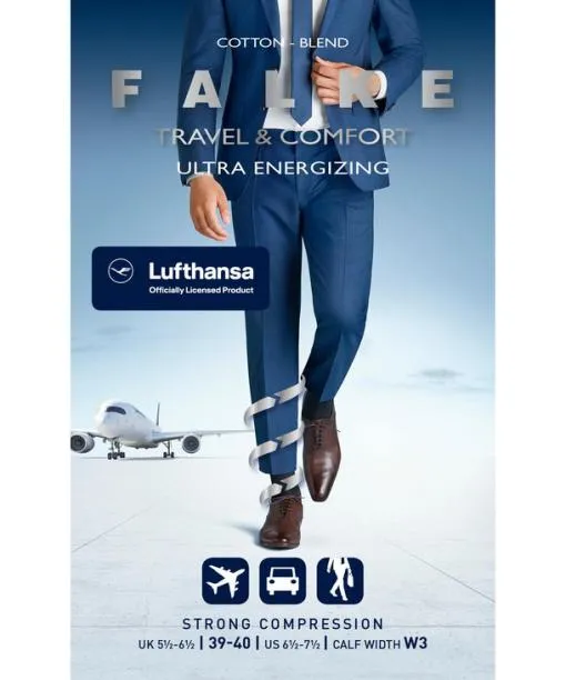 Men Ultra Energizing Men Kneehigh Socks Deep Blue FALKE Functionals
