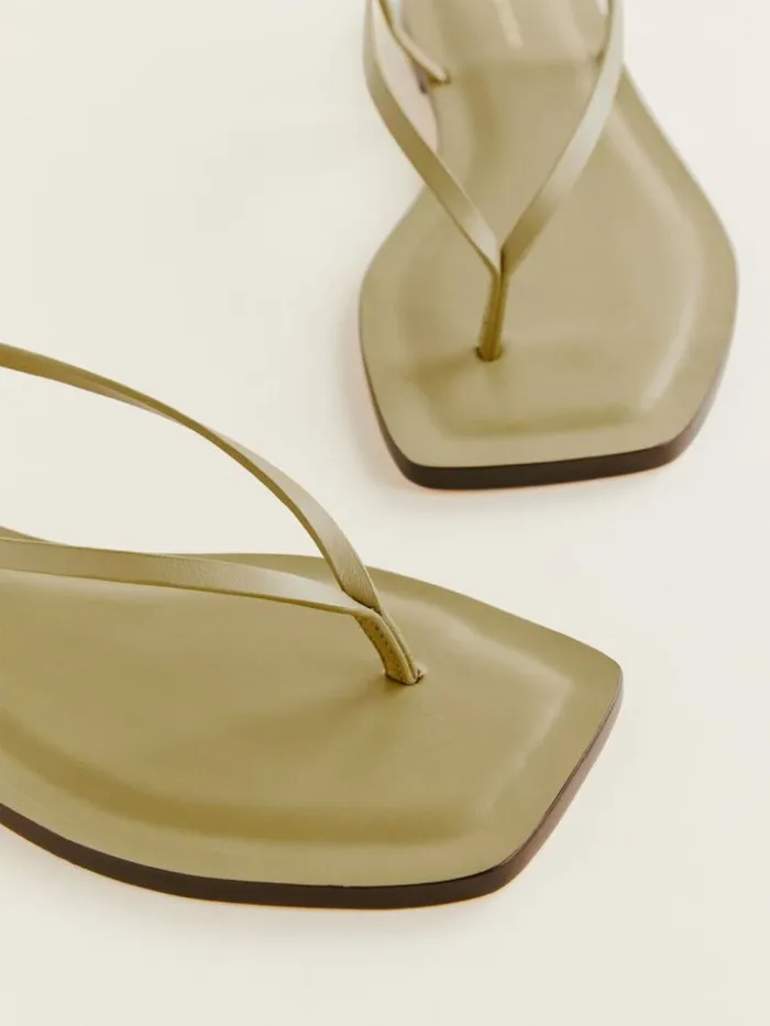 Shoes The Reformation Vincenza Thong Sandal Cerignola Leather