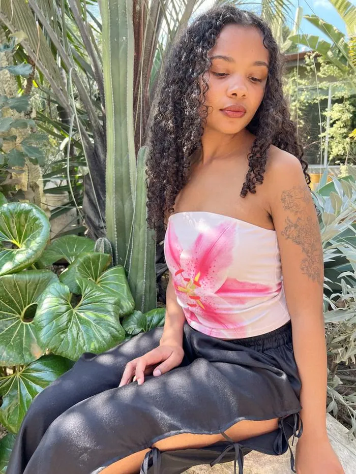 Tops Shop Lisa Says Gah Lily Tube Top