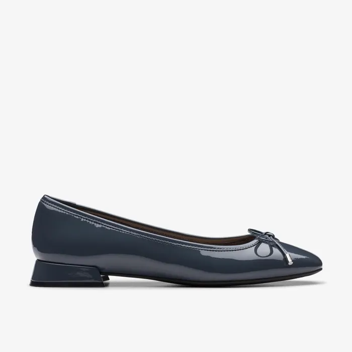 Ubree 15 Step Navy Patent Women Clarks Flats