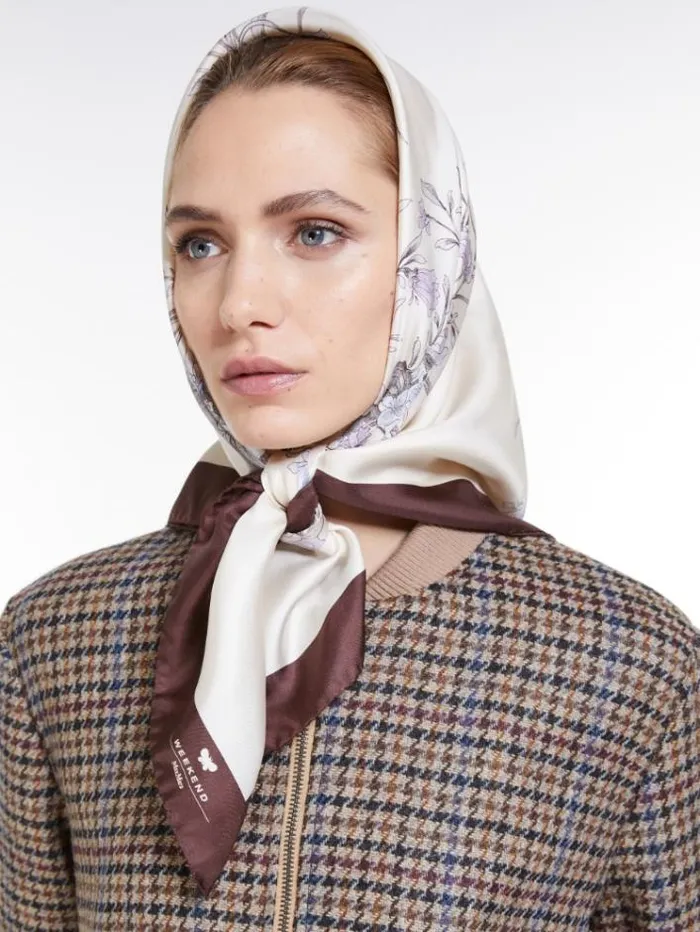 Woman Scarf In Printed Silk Twill Sand Maxmara Scarves And Foulards Woman Scarf In Printed Silk Twill Sand Maxmara Scarves And Foulards